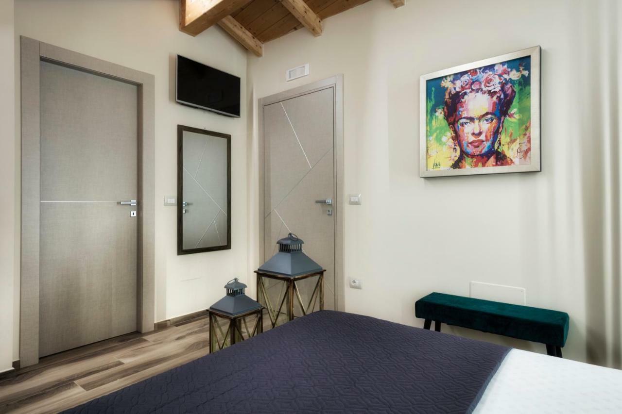 Palazzo Eugenia Suites Васто Экстерьер фото